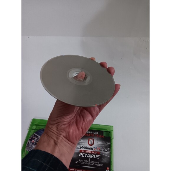 XBox One Madden 17 & Madden 22 (2 game set) - Picture 9 of 9